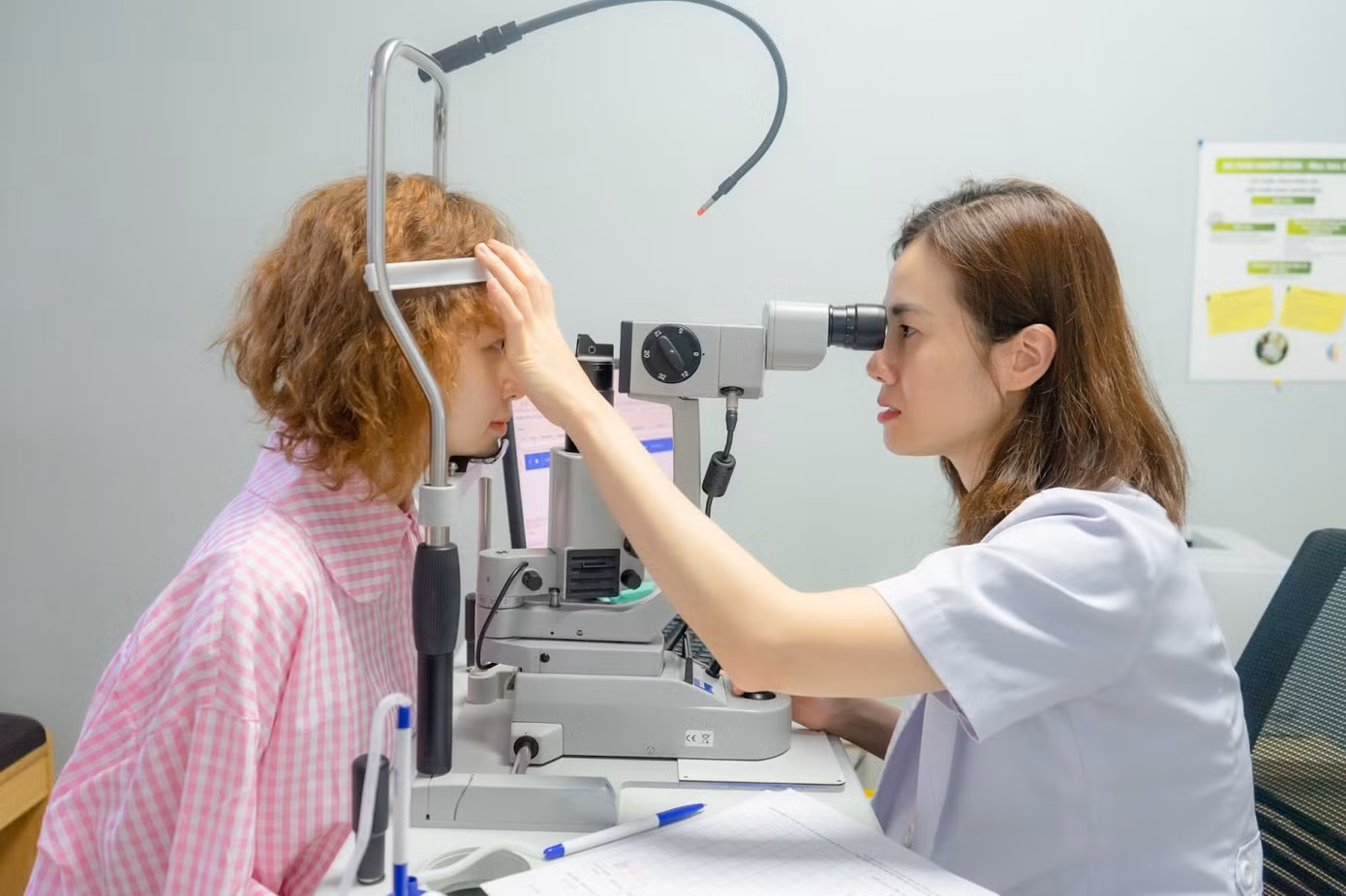 Với kinh nghiệm phẫu thuật điều trị tật khúc xạ hơn 20 năm, các bác sĩ tại DND sẽ đưa ra cho bệnh nhân phác đồ điều trị phù hợp, đảm bảo an toàn tối ưu. Với kinh nghiệm phẫu thuật điều trị tật khúc xạ hơn 20 năm, các bác sĩ tại DND sẽ đưa ra cho bệnh nhân phác đồ điều trị phù hợp, đảm bảo an toàn tối ưu.