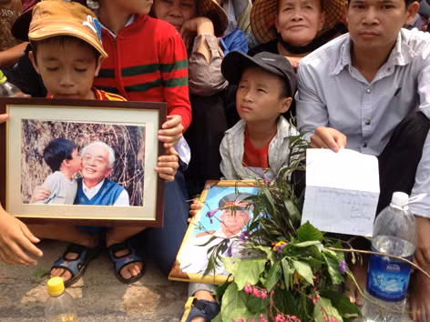Mặc dù mới học lớp 3, nhưng cháu bé này đã làm được bài thơ tri ân Đại tướng