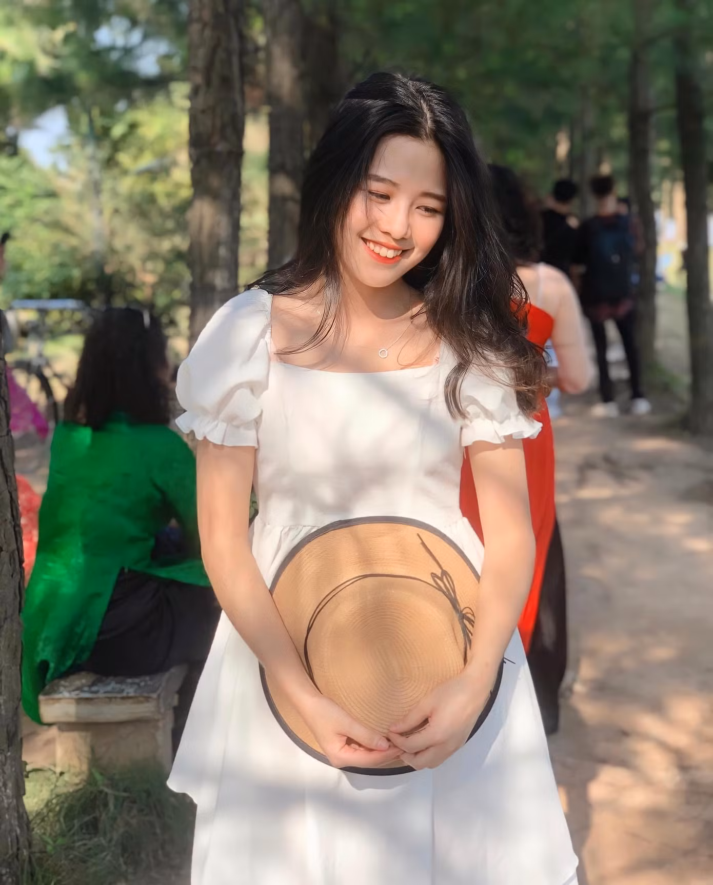 “Trước đây mình là người rất nóng tính, việc ăn chay không những nuôi dưỡng cơ thể của mình mà còn nuôi dưỡng tính cách. Mình thay đổi rất nhiều, tính cách nhẹ nhàng và điềm đạm hơn. Mọi người bảo mình như một con người khác bởi vì có quá nhiều sự thay đổi tích cực”, Loan nói - Ảnh NVCC