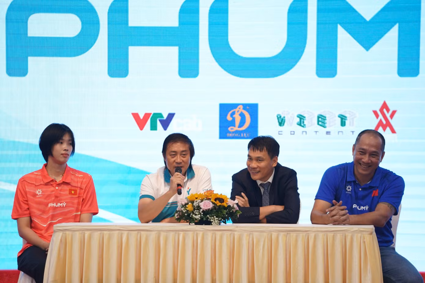 HLV Nguyễn Tuấn Kiệt và chủ công Thanh Thuý thừa nhận sức ép nhưng cũng lạc quan hướng đến SEA Games 33.