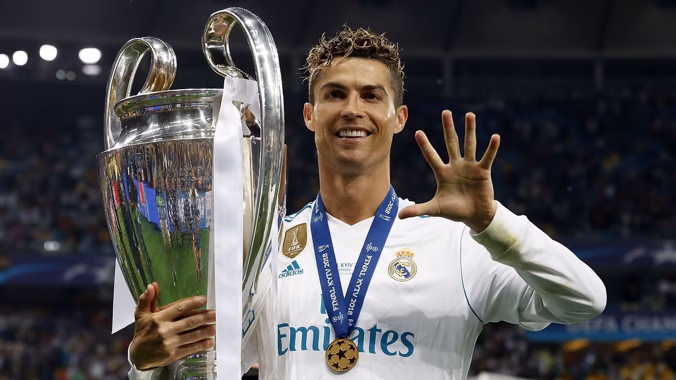 Ronaldo giành chức vô địch UEFA Champions League lần thứ 5 trong sự nghiệp.