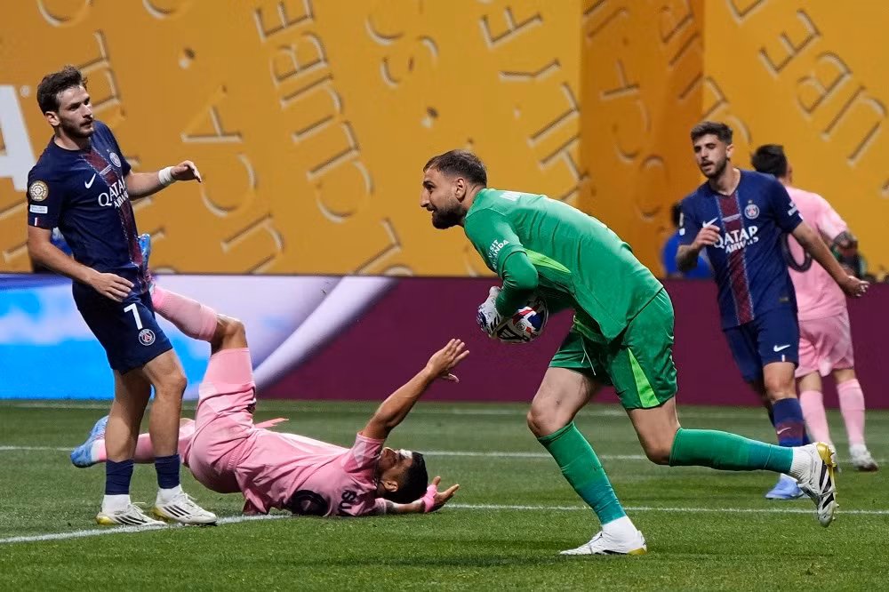 Messi 'bất lực', Inter Miami thảm bại trước PSG ảnh 11 Messi 'bất lực', Inter Miami thảm bại trước PSG ảnh 11