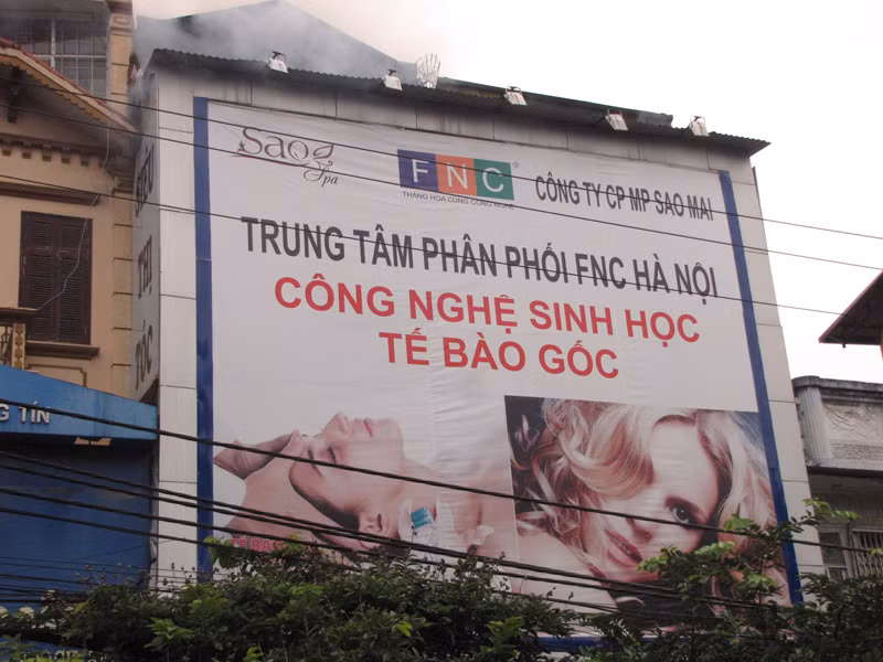 Vụ cháy xảy ra ở tòa nhà 4 tầng số 205 - 207 Khâm Thiên - Hà Nội..