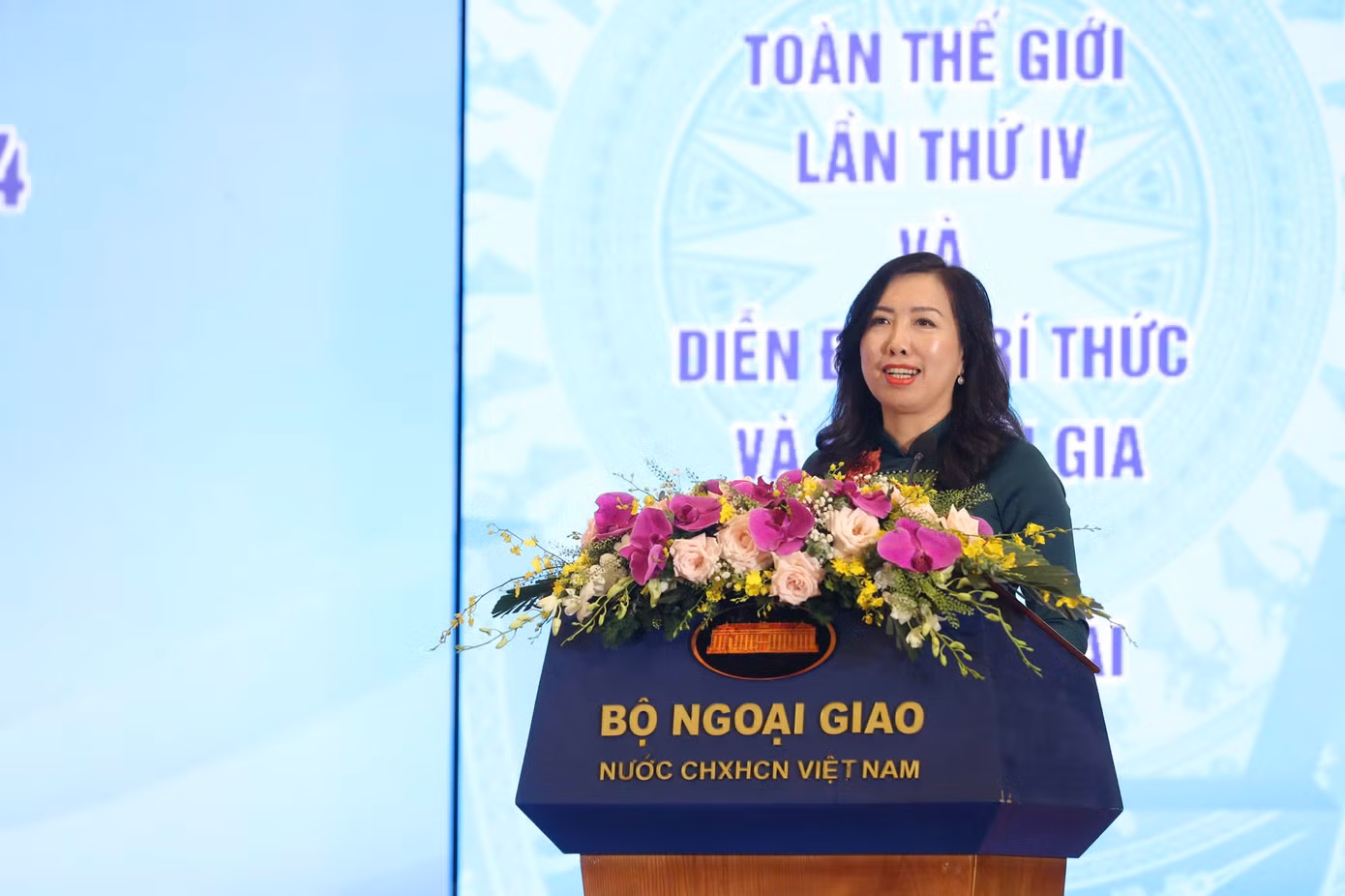 Thứ trưởng Lê Thị Thu Hằng chủ trì lễ bế mạc. (Ảnh: Dương Tiêu) Thứ trưởng Lê Thị Thu Hằng chủ trì lễ bế mạc. (Ảnh: Dương Tiêu)