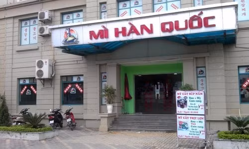 Trụ sở một công ty BĐS sinh thái đình đám với nhiều dự án ở Ba Vì, Hòa Bình nay đã trở thành quán mì