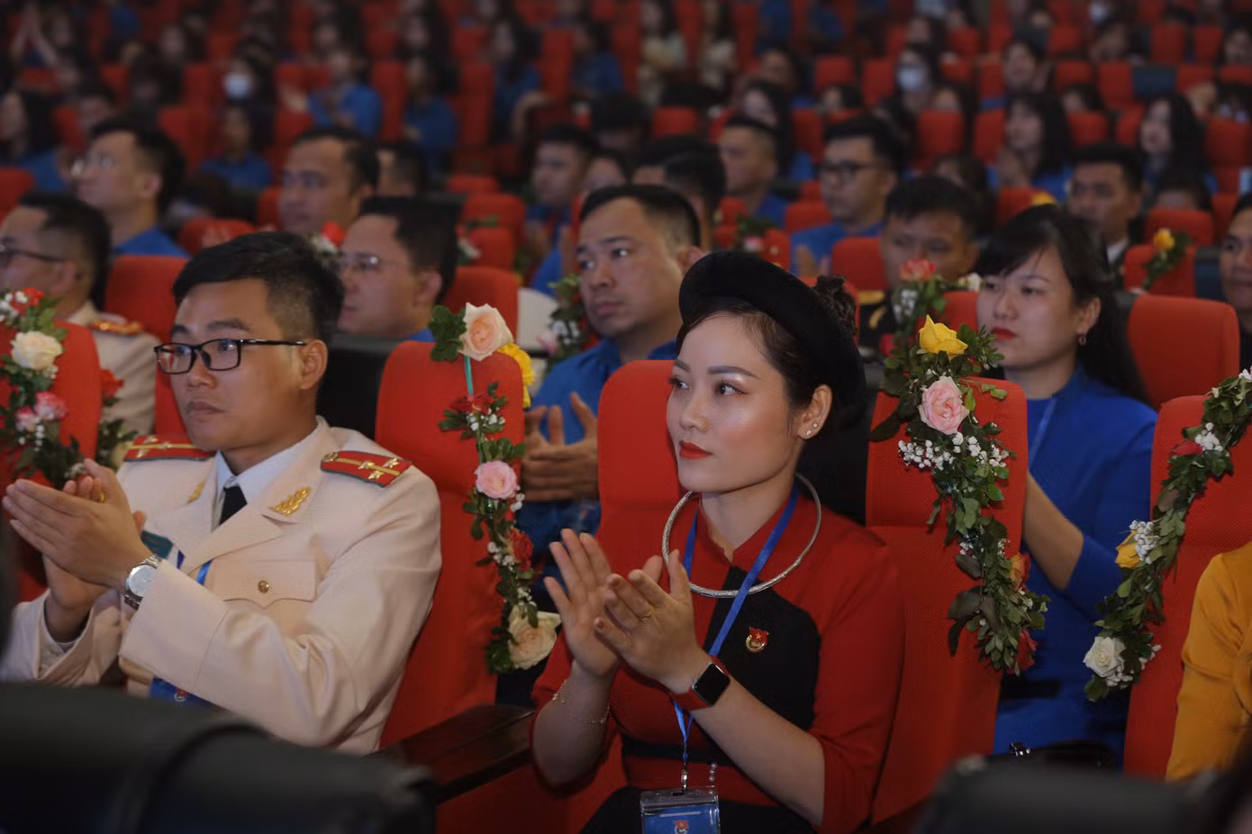 Các cán bộ Đoàn tiêu biểu nhận Giải thưởng Lý Tự Trọng năm 2023 tại chương trình. Ảnh: Bảo Anh