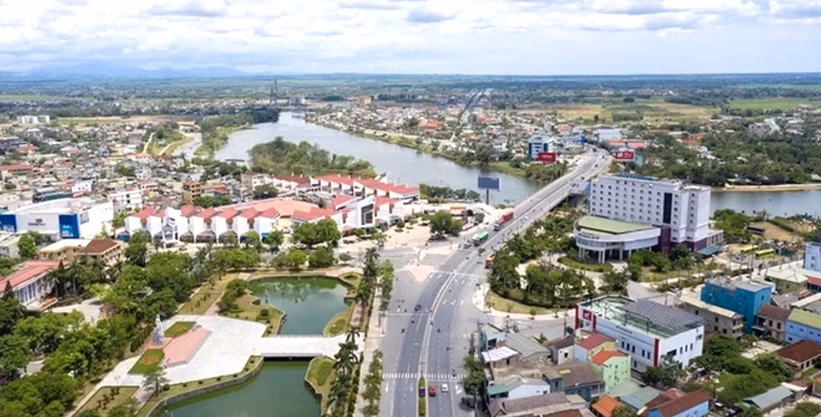 Sau sáp nhập tỉnh mới, có thể bố trí một bộ phận cán bộ, công chức làm việc tại trụ sở hành chính tỉnh Quảng Trị hiện nay (Ảnh: Một góc Đông Hà - thành phố tỉnh lỵ Quảng Trị) Sau sáp nhập tỉnh mới, có thể bố trí một bộ phận cán bộ, công chức làm việc tại trụ sở hành chính tỉnh Quảng Trị hiện nay (Ảnh: Một góc Đông Hà - thành phố tỉnh lỵ Quảng Trị)