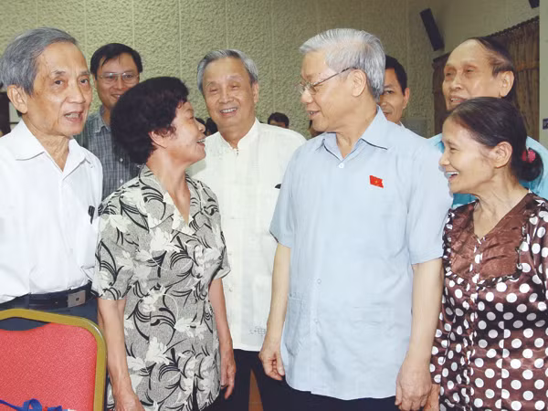 Tổng Bí thư Nguyễn Phú Trọng tiếp xúc cử tri sáng 29-6 Ảnh: Doãn Tấn