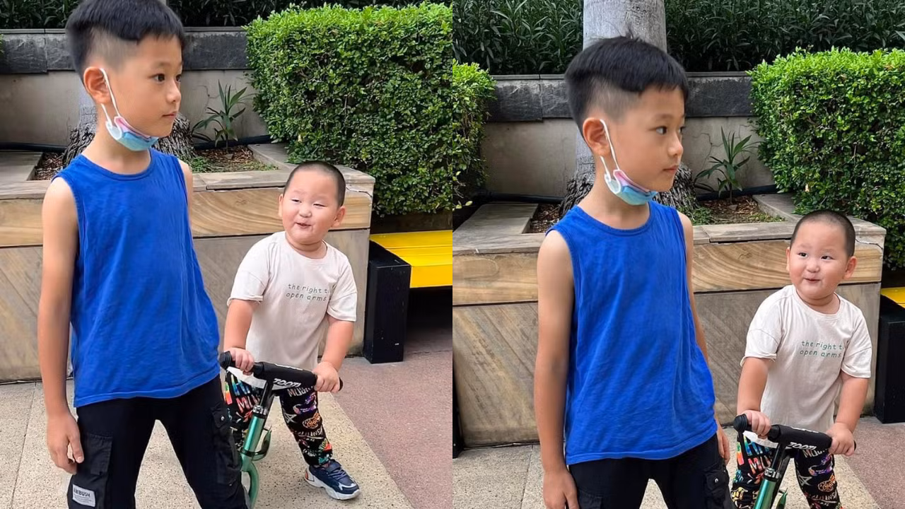 Cậu út nhà Trà My Idol thể hiện sự trầm trồ trước vẻ ngoài điển trai của anh hai.