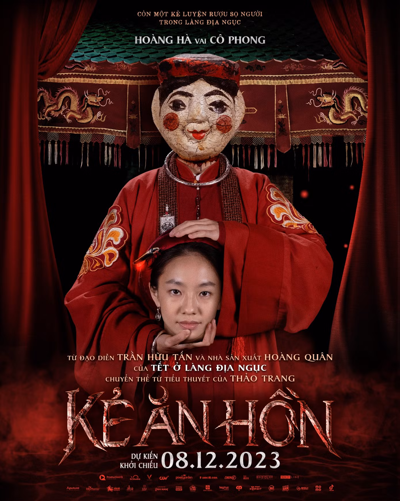 Diễn viên Hoàng Hà trở thành "tân nương" ma quái của phim kinh dị Kẻ Ăn Hồn. Diễn viên Hoàng Hà trở thành "tân nương" ma quái của phim kinh dị Kẻ Ăn Hồn.
