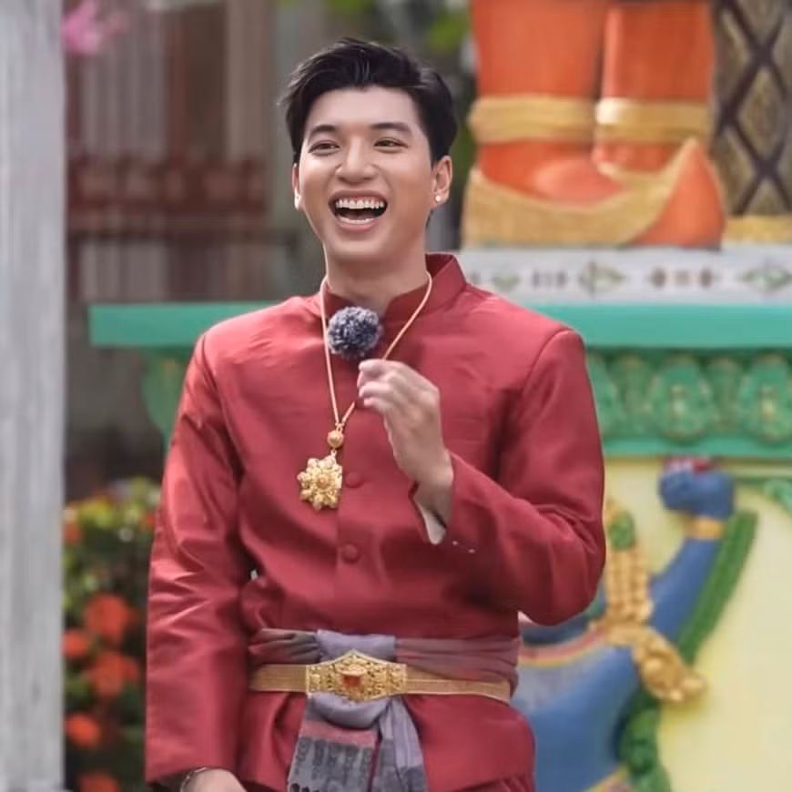 HIEUTHUHAI thực hiện thử thách đọc chữ "mượt mà" trong tập mới nhất của 2 Ngày 1 Đêm. HIEUTHUHAI thực hiện thử thách đọc chữ "mượt mà" trong tập mới nhất của 2 Ngày 1 Đêm.