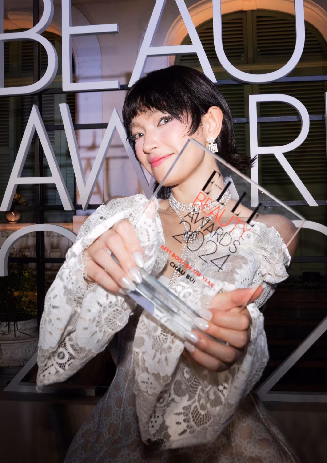 Fashionista Châu Bùi nhận giải Best Body Of The Year.