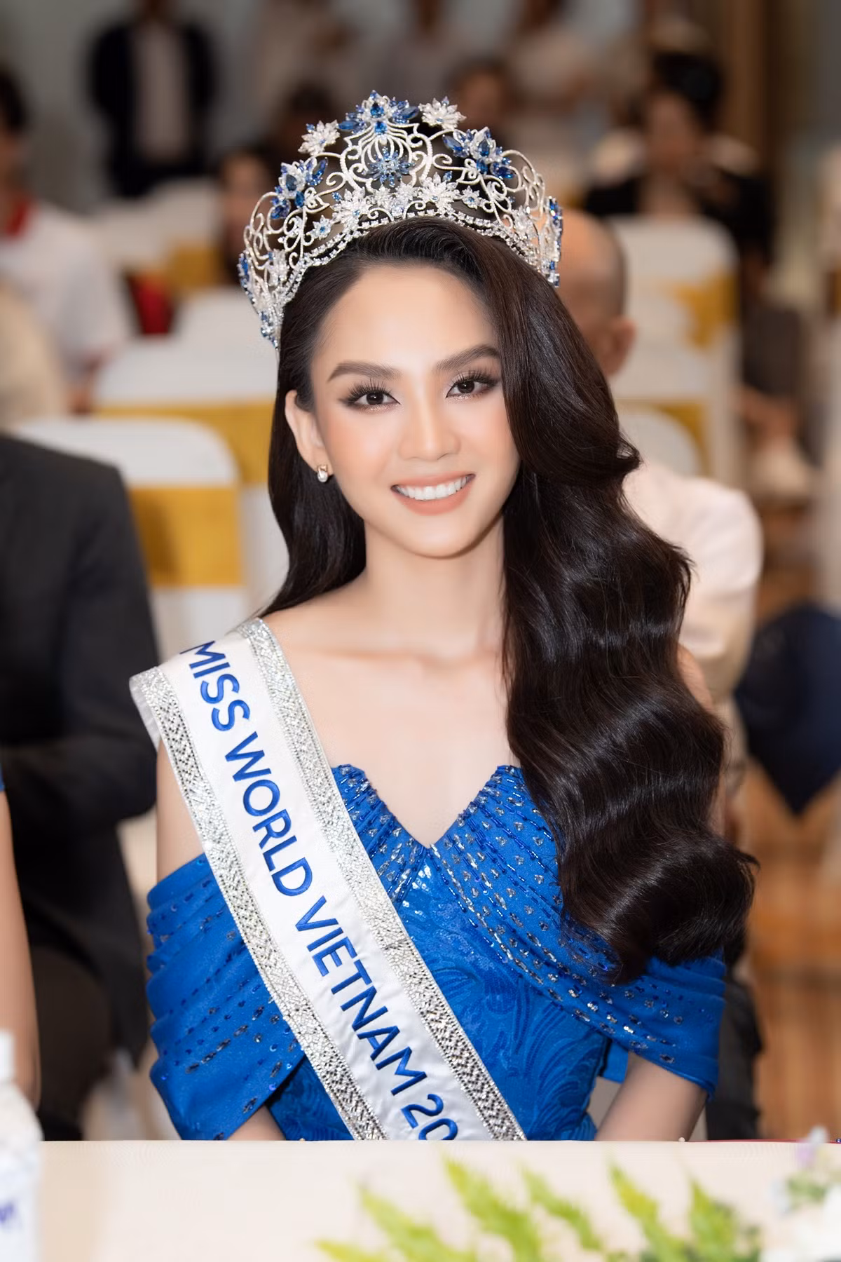 Hoa hậu Mai Phương cũng là một mỹ nhân cầm tinh con mèo xinh đẹp, tài năng.
