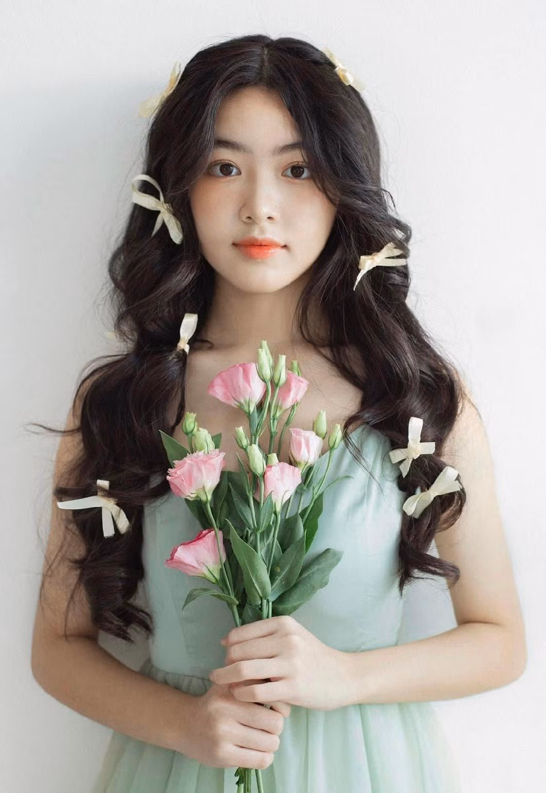 Nhan sắc ngọt ngào của Lọ Lem tuổi 16.
