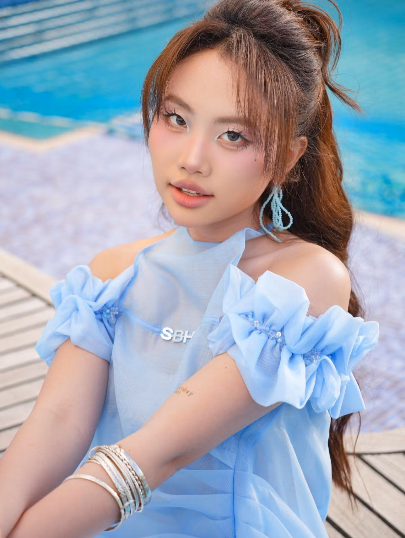Màn thể hiện ngoại ngữ khéo léo của Phương Mỹ Chi khiến người hâm mộ tự hào. Nguồn ảnh: FBNV. Màn thể hiện ngoại ngữ khéo léo của Phương Mỹ Chi khiến người hâm mộ tự hào. Nguồn ảnh: FBNV.