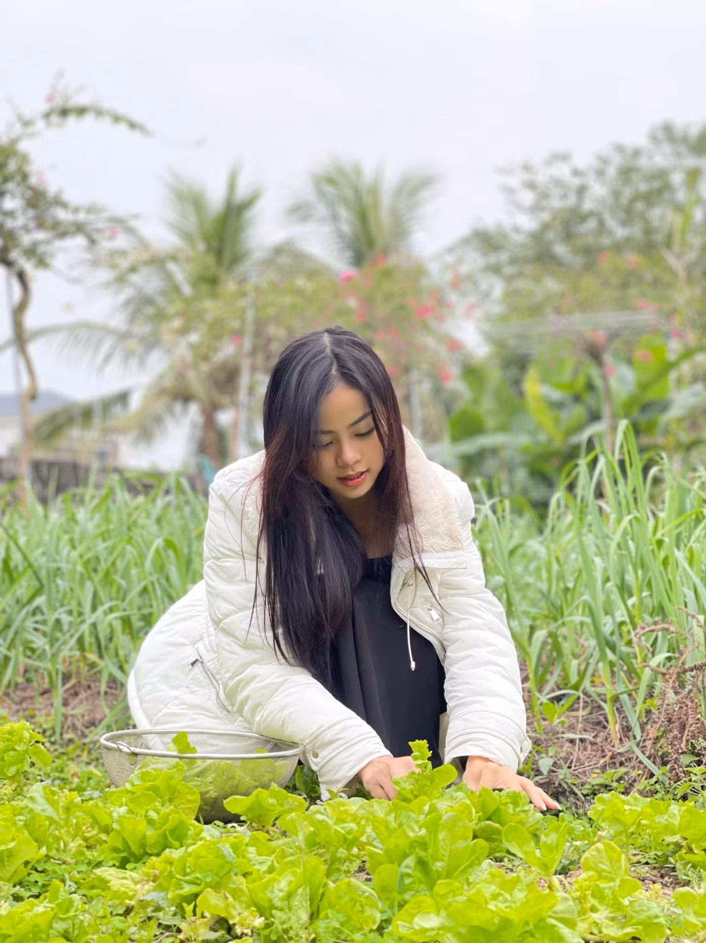 Khi không trang điểm cầu kỳ, Á hậu 1 Hoa hậu Thế giới Việt Nam 2023 vẫn cực kỳ thu hút.