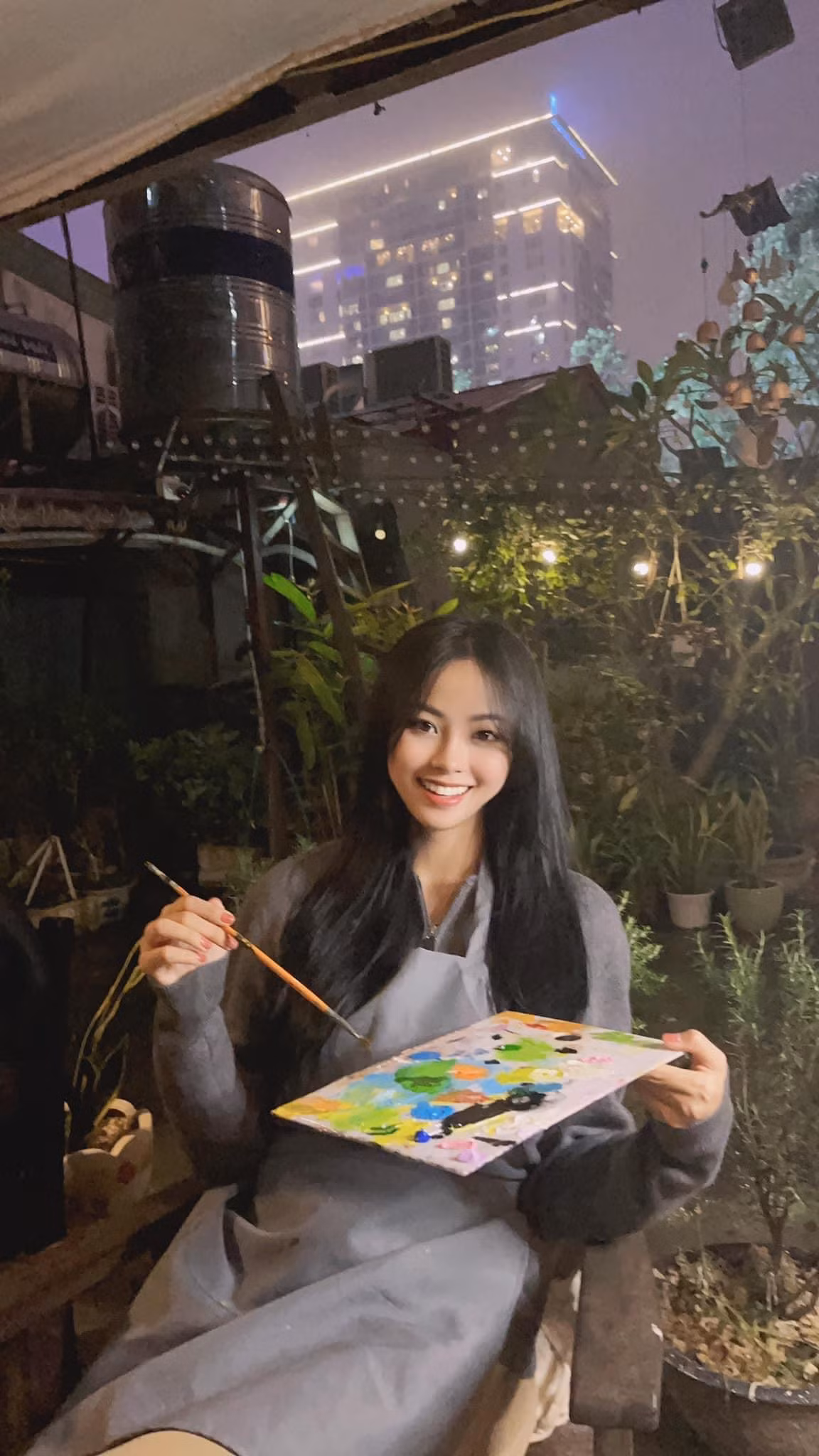Á hậu 1 Miss World Vietnam 2023 sở hữu nụ cười xinh đẹp, dễ mến.