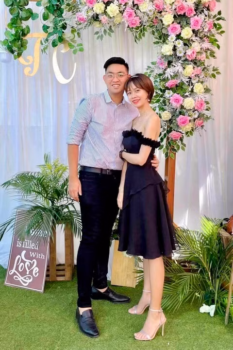 mối tình chị em ảnh 1 Đôi vợ chồng quen nhau lần đầu vào năm 2019, nhờ tính năng "mai mối" của mạng xã hội.