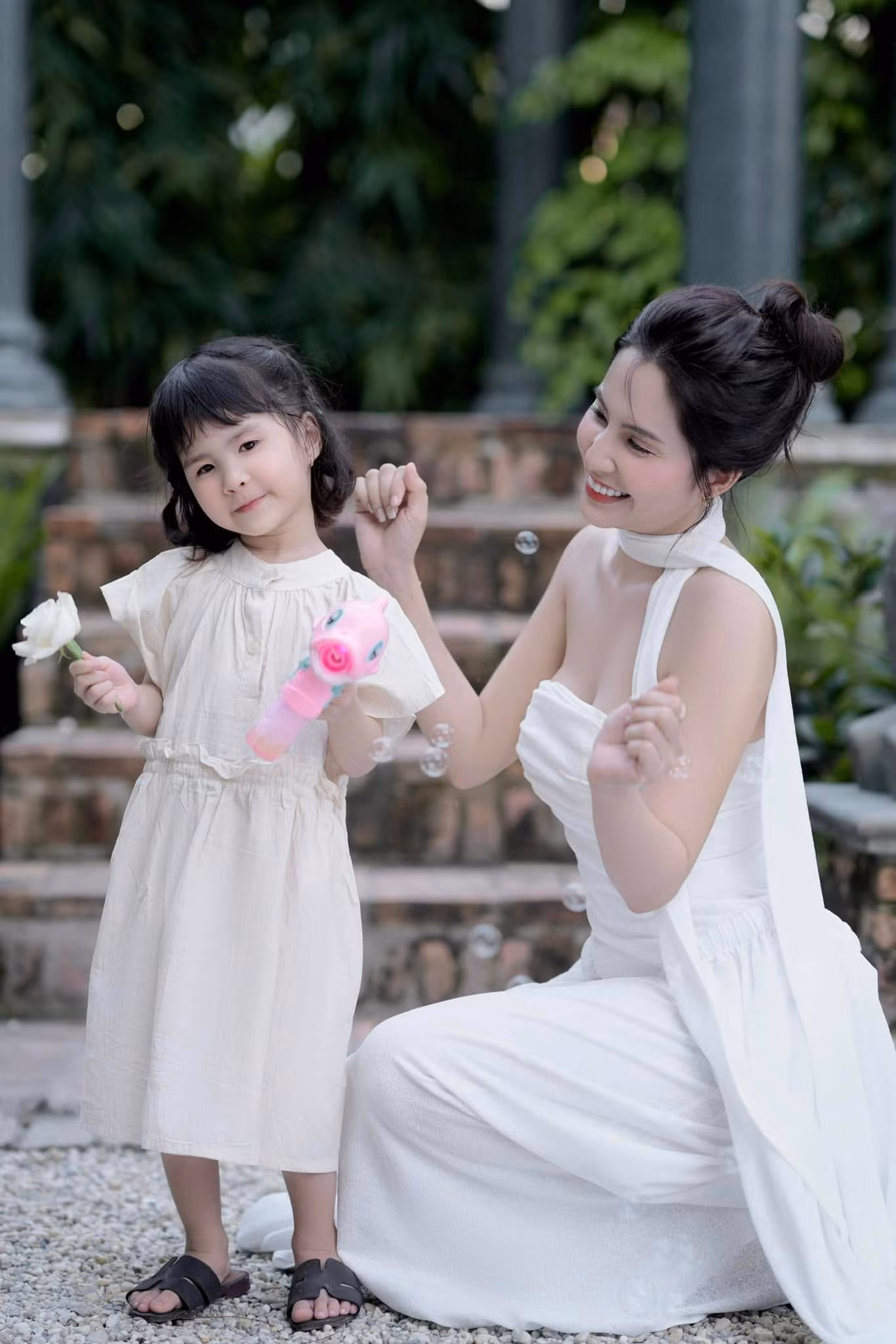 Thiên An vẫn thường xuyên chia sẻ khoảnh khắc bên bé Sol.