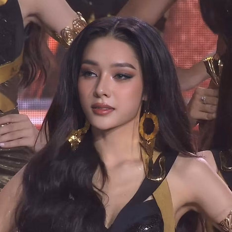 Khoảnh khắc "nữ thần" gây "bão mạng" của Hồng Hạnh tại Miss Grand Vietnam 2022. Khoảnh khắc "nữ thần" gây "bão mạng" của Hồng Hạnh tại Miss Grand Vietnam 2022.