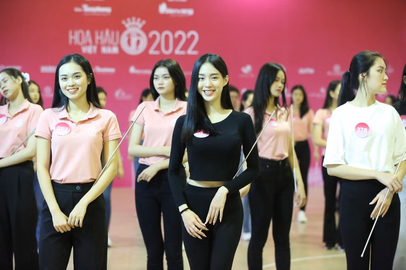 Dàn thí sinh Hoa hậu Việt Nam lọt vào đêm Chung khảo có chiều cao khá đồng đều và hình thể đẹp.