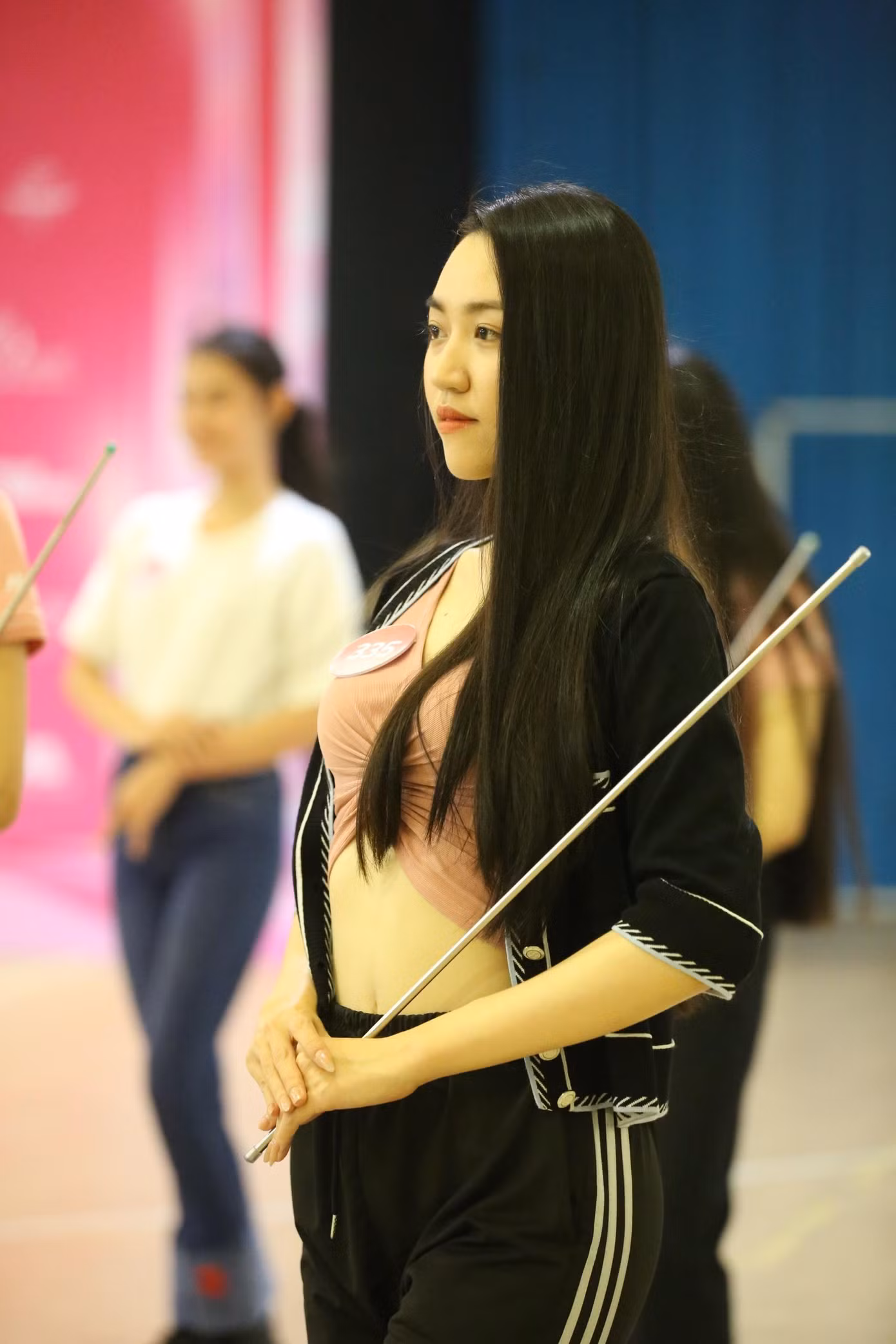 Dù lịch trình dày đặc và phải tập luyện tần suất cao, các thí sinh Hoa hậu Việt Nam vẫn giữ tinh thần tập trung cao độ cũng như nguồn năng lượng tích cực.