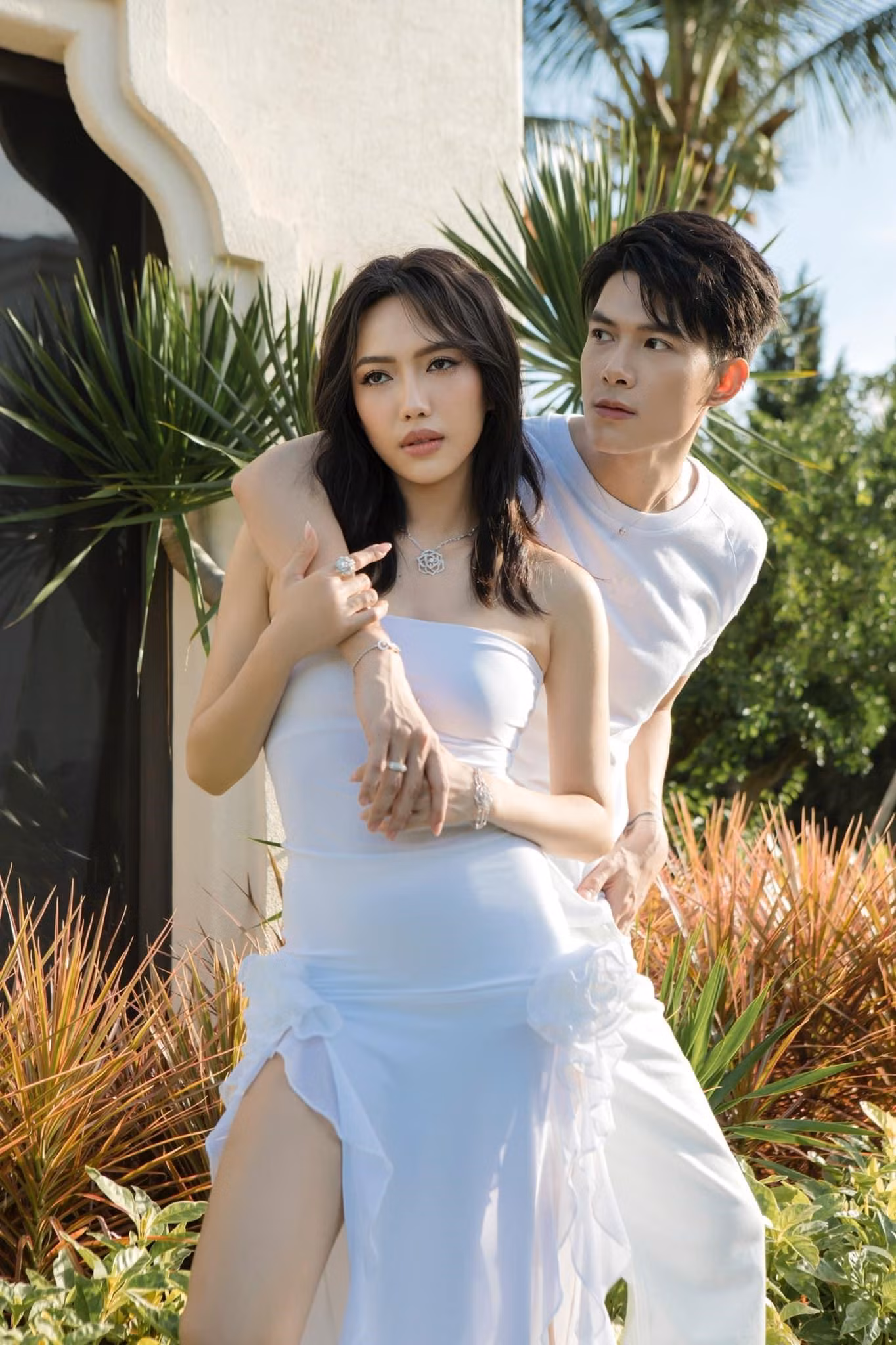 Hiện tại, cặp "vợ chồng son" hot nhất nhì V-Biz đều đang tập trung cao độ cho sự nghiệp. Hiện tại, cặp "vợ chồng son" hot nhất nhì V-Biz đều đang tập trung cao độ cho sự nghiệp.