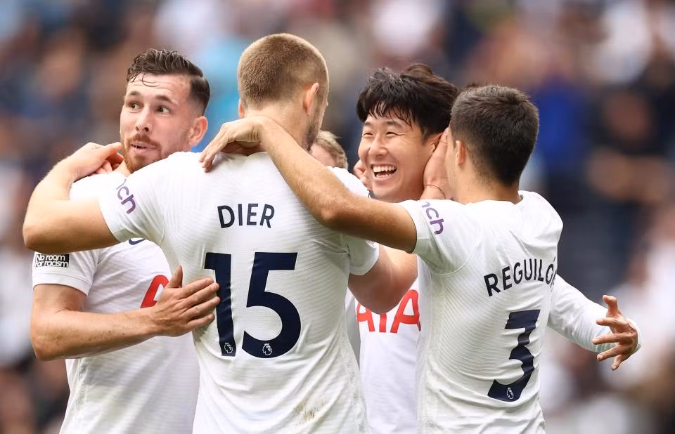 Son tiếp tục ghi dấu ấn trong màu áo Tottenham.