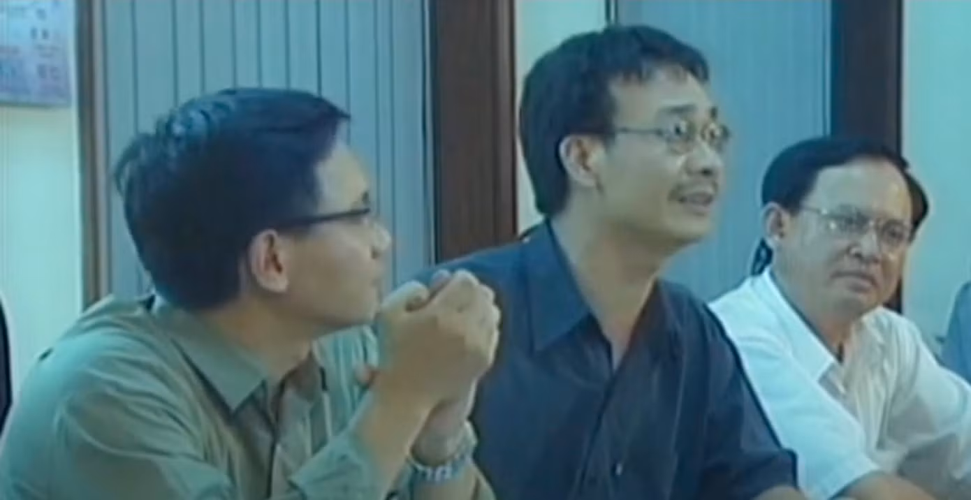 Đèn vàng của đạo diễn Mai Hồng Phong xoay quanh những vấn đề bức thiết của đời sống nhìn từ góc độ của những người làm báo. Đèn vàng của đạo diễn Mai Hồng Phong xoay quanh những vấn đề bức thiết của đời sống nhìn từ góc độ của những người làm báo.