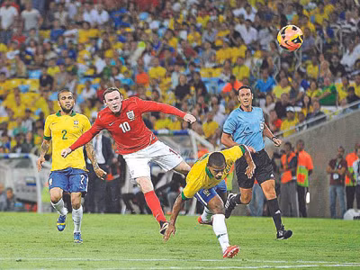 Rooney có cú sút căng như đại bác. Ảnh: Dailymail