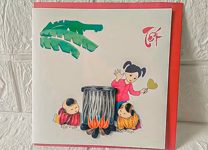 Những bức tranh Tết độc đáo, bắt mắt được tạo ra từ đôi bàn tay khéo léo của chị Láng đang được nhiều người đặt hàng làm quà tặng cho người thân, bạn bè trong dịp Tết Nguyên đán.