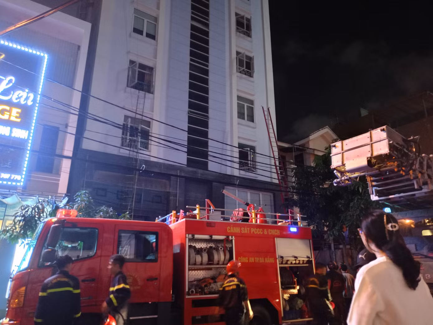 Cháy tòa nhà 7 tầng trên đường Lâm Hoành, phường Phước Mỹ. Cháy tòa nhà 7 tầng trên đường Lâm Hoành, phường Phước Mỹ.
