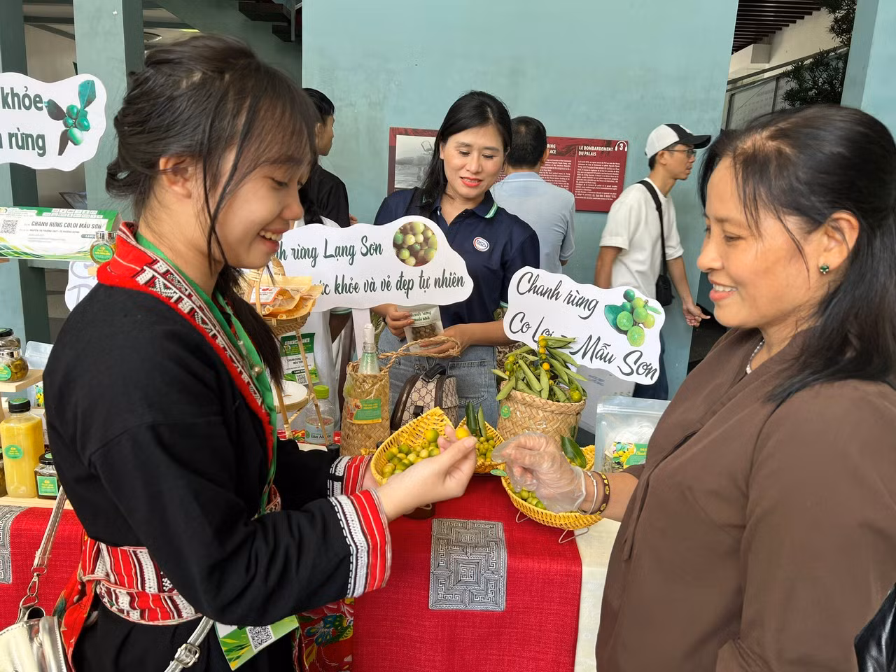 Nhiều bạn trẻ người đồng bào dân tộc hào hứng khởi nghiệp từ tài nguyên bản địa Nhiều bạn trẻ người đồng bào dân tộc hào hứng khởi nghiệp từ tài nguyên bản địa