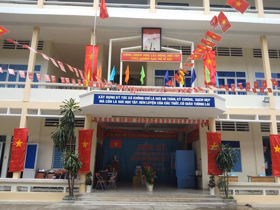 KTX ĐH Sư phạm TP. HCM có hơn 1.500 cử tri sinh viên tham gia bỏ phiếu.