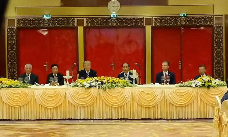 Chủ tịch nước Trần Đại Quang chiêu đãi Tổng thống Donald Trump ảnh 6