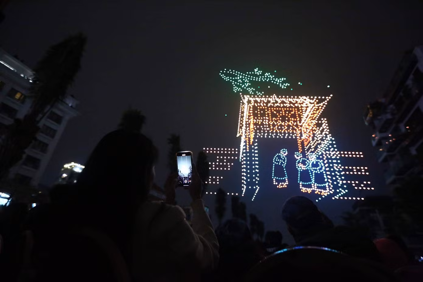 Pháo hoa rực sáng trên bầu trời chào năm mới Giáp Thìn 2024 ảnh 155 Pháo hoa rực sáng trên bầu trời chào năm mới Giáp Thìn 2024 ảnh 155
