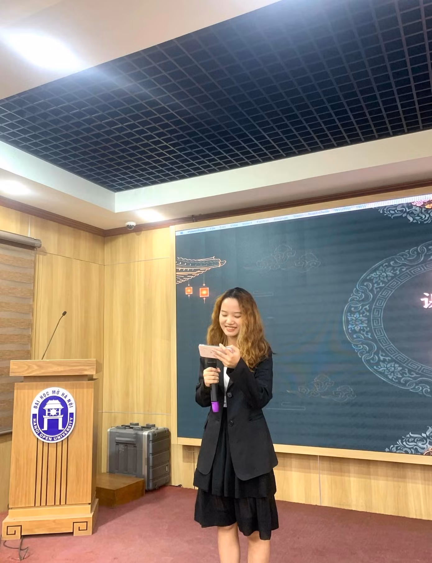 Ngọc Huyền trong vòng loại cuộc thi "Nhịp cầu Hán ngữ". Ngọc Huyền trong vòng loại cuộc thi "Nhịp cầu Hán ngữ".