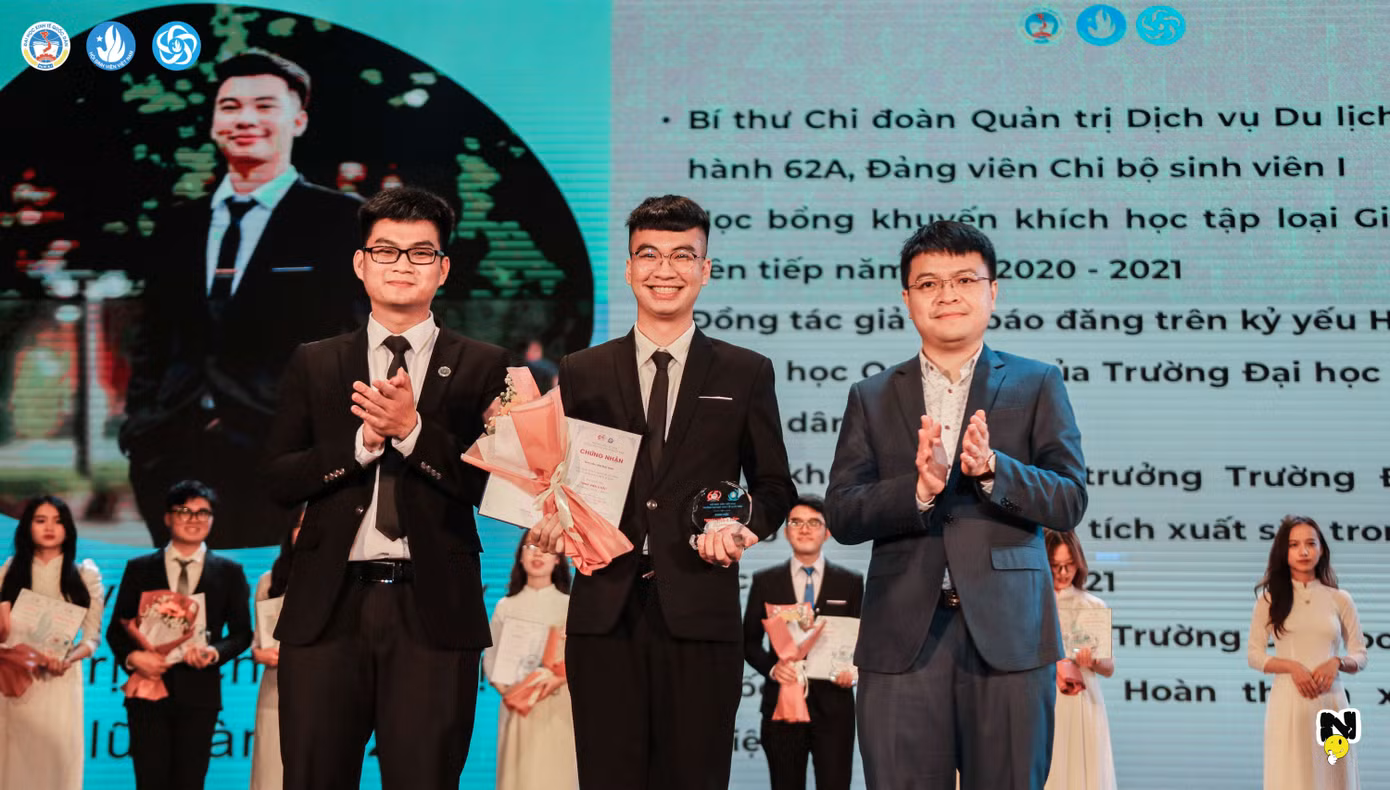 Quốc Huy đạt danh hiệu Sinh viên 5 tốt Tiêu biểu cấp Trung ương năm học 2022 - 2023. Quốc Huy đạt danh hiệu Sinh viên 5 tốt Tiêu biểu cấp Trung ương năm học 2022 - 2023.