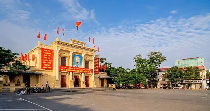 Năm 2015, Bộ VHTT&amp;DL đã ký quyết định xếp hạng Di tích quốc gia đối với Nhà hát Thành phố Hải Phòng. (Ảnh: Nguồn sưu tầm)