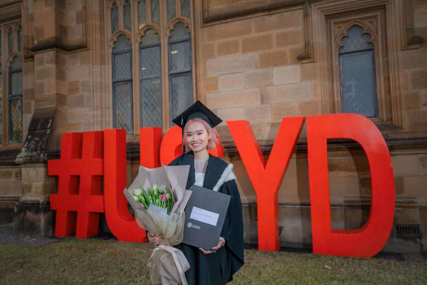 Yến Nhi đã tốt nghiệp loại Giỏi chuyên ngành Văn hoá Kỹ thuật số (Bachelor of Arts, major in Digital Cultures) năm 2023. Yến Nhi đã tốt nghiệp loại Giỏi chuyên ngành Văn hoá Kỹ thuật số (Bachelor of Arts, major in Digital Cultures) năm 2023.