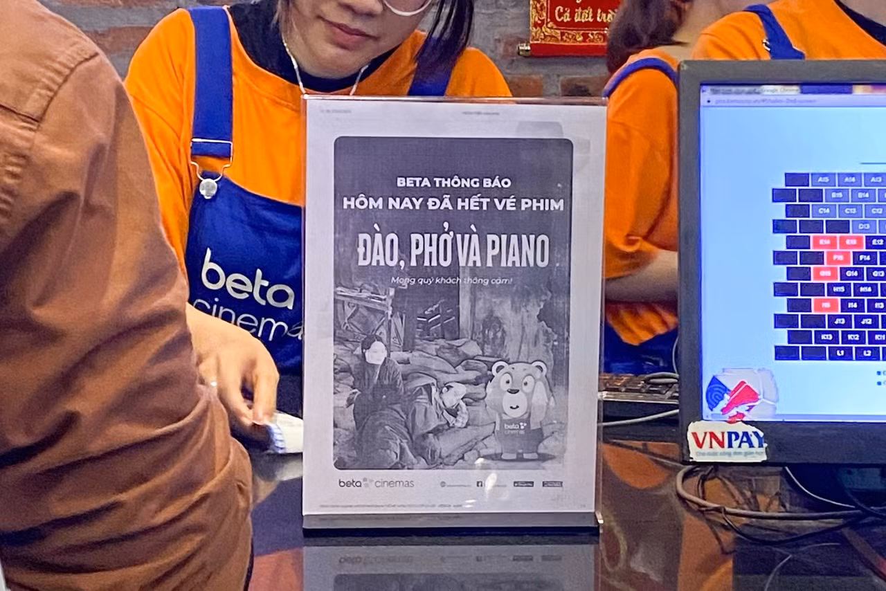 Rạp Beta Thanh Xuân phải ra thông báo hết vé trong ngày 22/2.