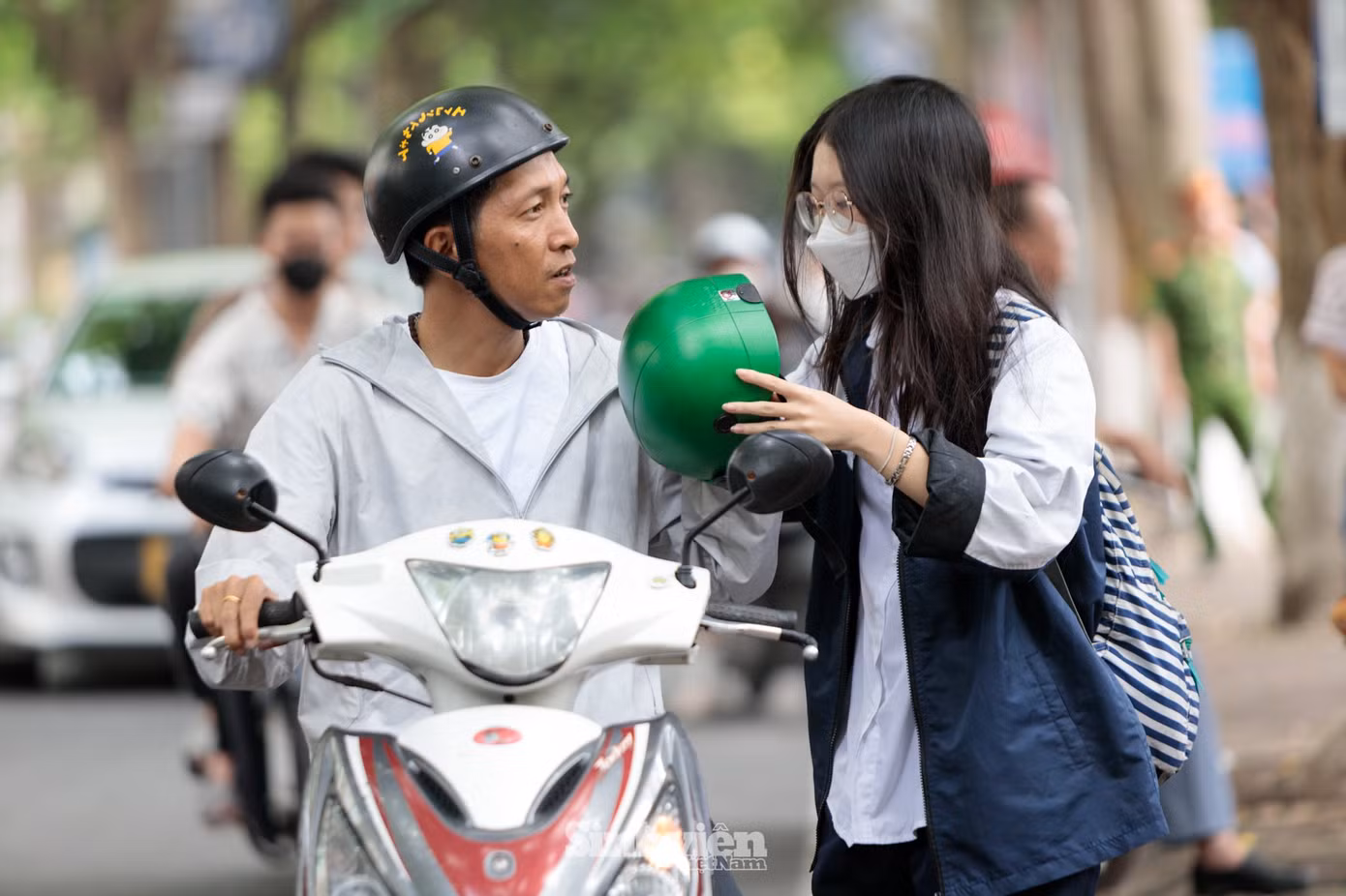 Sáng mai 27/6, các thí sinh sẽ bước vào môn thi đầu tiên, môn Ngữ Văn. Thời gian làm bài 120 phút, bắt đầu từ 7 giờ 30.
