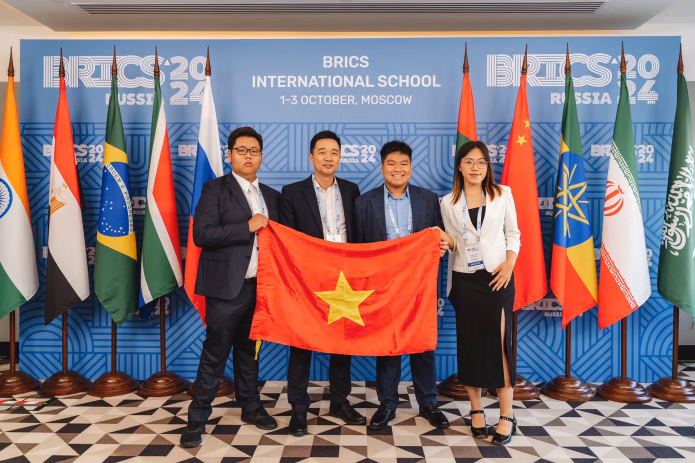 Đoàn đại biểu Việt Nam tham dự BRICS IS. Đoàn đại biểu Việt Nam tham dự BRICS IS.