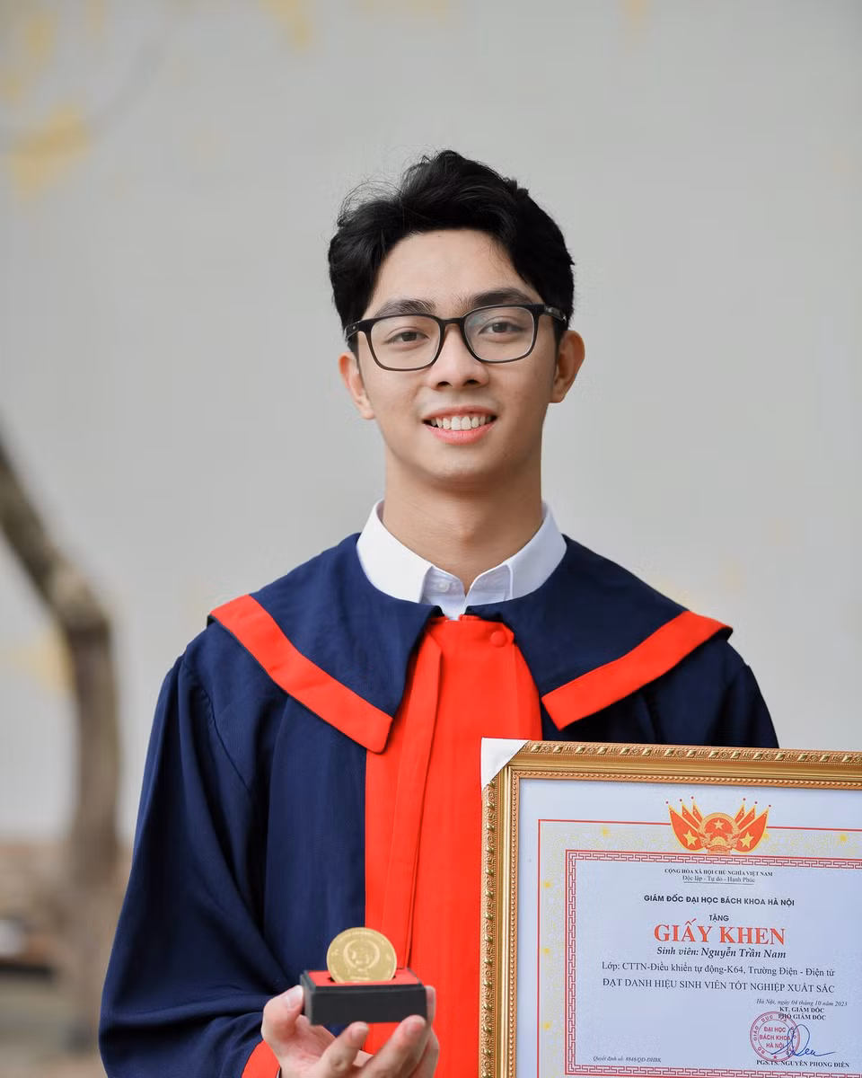 Nam vào ngày tốt nghiệp đại học. Nam vào ngày tốt nghiệp đại học.