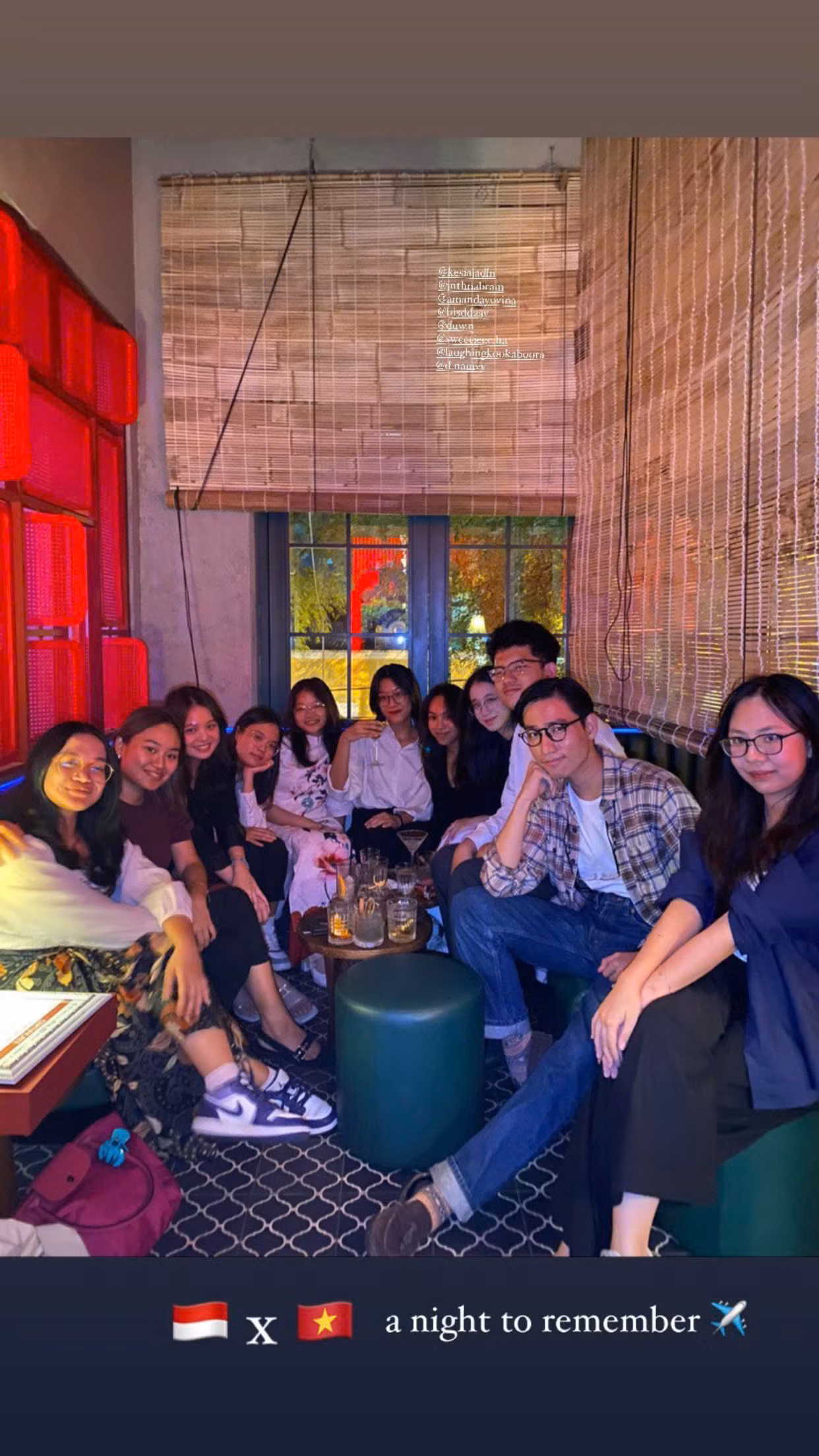 Thứ níu giữ tâm hồn của Minh Huyền sau mỗi cuộc thi chính là sự kết nối với bạn bè năm châu.