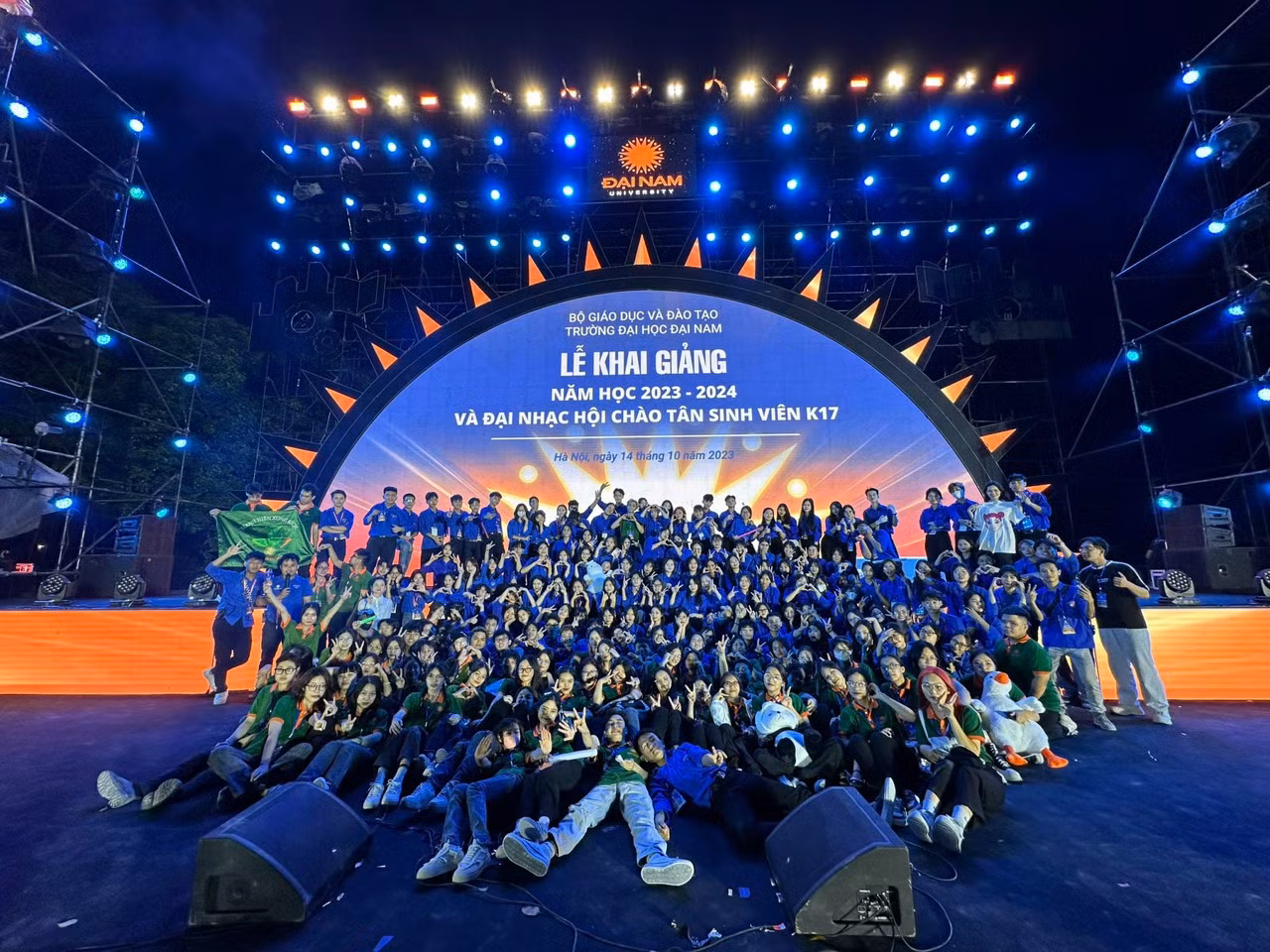 Duy Luận tham gia chạy sự kiện chào tân của trường, làm freelancer trong lĩnh vực video và photography. Duy Luận tham gia chạy sự kiện chào tân của trường, làm freelancer trong lĩnh vực video và photography.