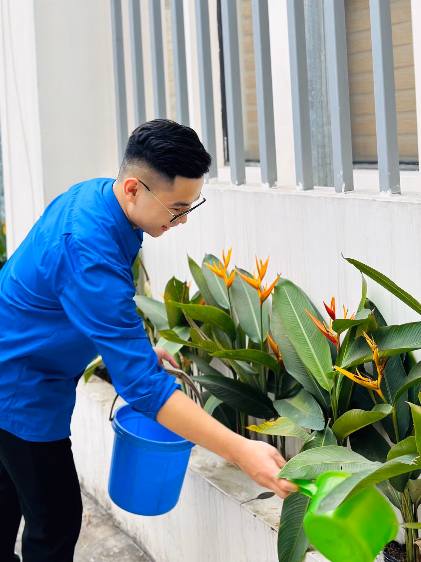Nam tích cực tham gia các hoạt động tình nguyện.