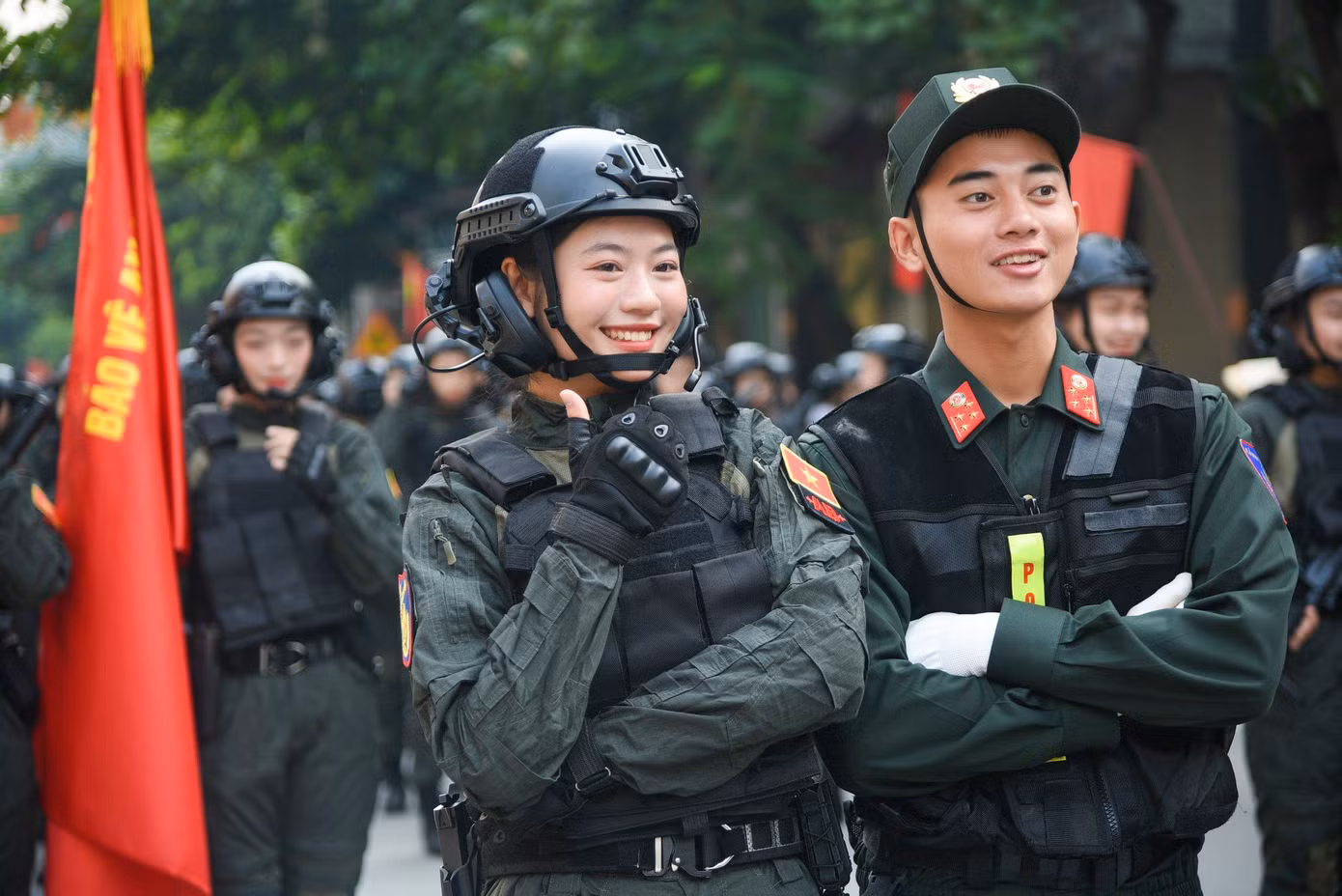 Khối trưởng là một vị trí rất quan trọng, đòi hỏi sự tập trung cao, nỗ lực rèn luyện cao và phải thật bản lĩnh nên bản thân mình phải tự cố gắng hơn mọi người để có thể xứng đáng trở thành người dẫn đầu đội hình của khối”. Khối trưởng là một vị trí rất quan trọng, đòi hỏi sự tập trung cao, nỗ lực rèn luyện cao và phải thật bản lĩnh nên bản thân mình phải tự cố gắng hơn mọi người để có thể xứng đáng trở thành người dẫn đầu đội hình của khối”.