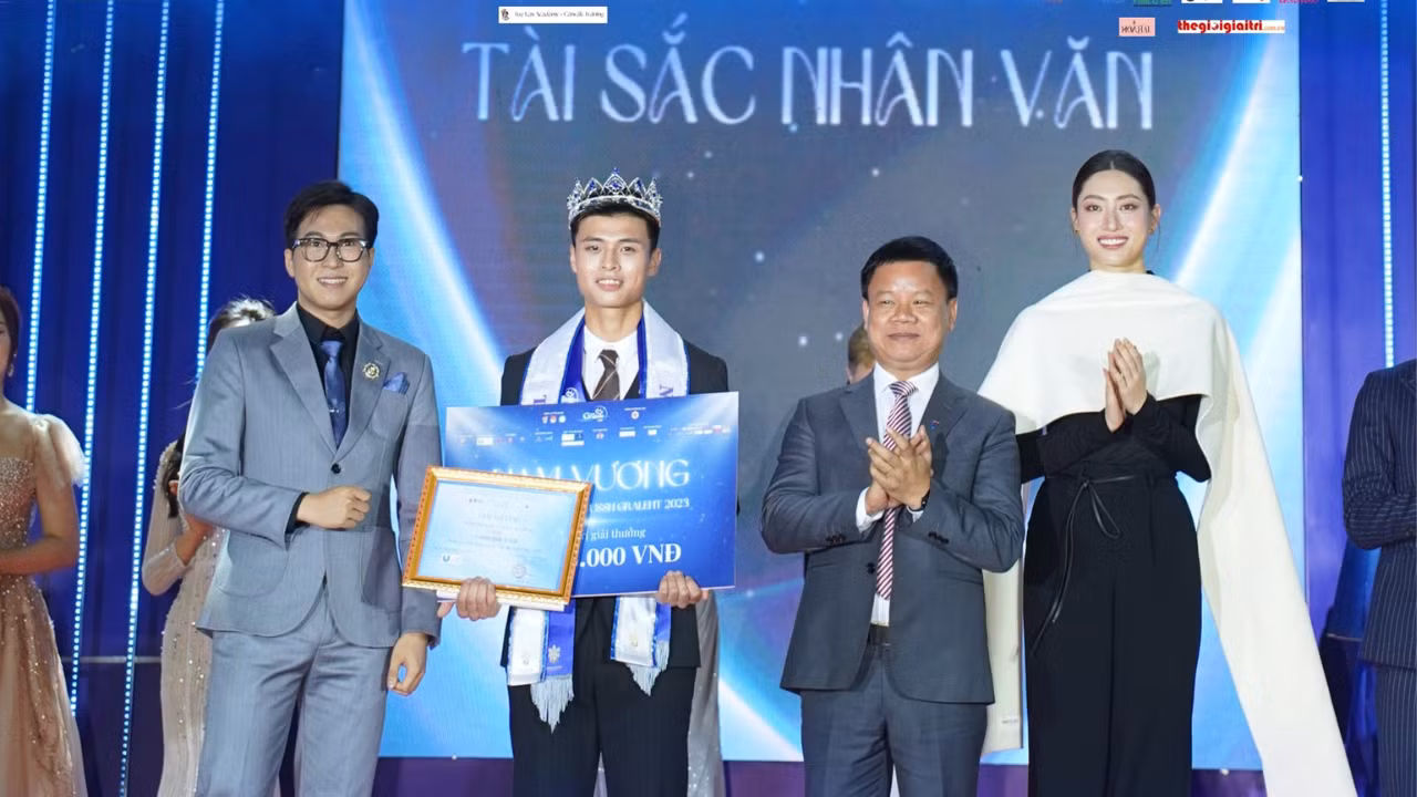 Ngoài danh hiệu Nam vương, Tuấn Huy giành thêm giải thưởng Nam vương Thể thao.