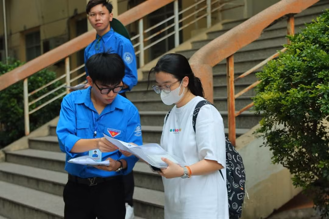 Ngoài học tập và rèn luyện, Đậu Xuân Đang luôn tích cực tham gia các hoạt động tình nguyện. Ba năm liền tham gia chiến dịch Thanh niên tình nguyện hè do Đoàn trường Đại học Sư phạm Hà Nội phát động. Ngoài học tập và rèn luyện, Đậu Xuân Đang luôn tích cực tham gia các hoạt động tình nguyện. Ba năm liền tham gia chiến dịch Thanh niên tình nguyện hè do Đoàn trường Đại học Sư phạm Hà Nội phát động.